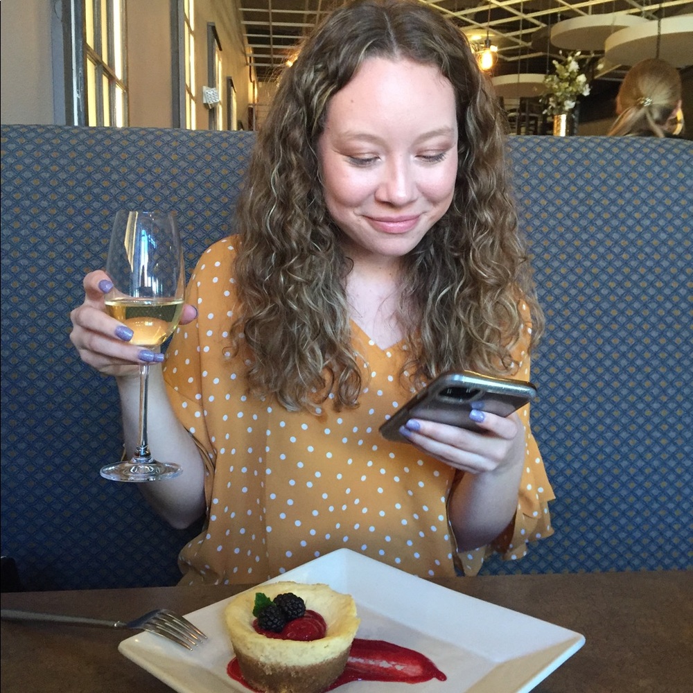 Meet your Posher, Laura